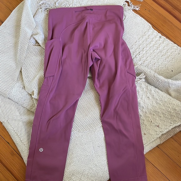 Lululemon Swift Speed Crop Tight 21” size 6 in dark pink - Picture 3 of 7